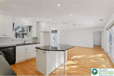 4861 Sydney Close, Lower Macungie Twp, PA 18062 - Photo 19