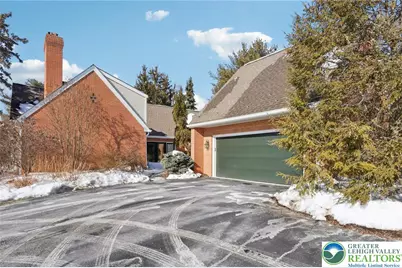 4861 Sydney Close, Lower Macungie Twp, PA 18062 - Photo 3