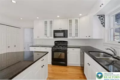 4861 Sydney Close, Lower Macungie Twp, PA 18062 - Photo 23