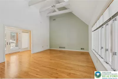 4861 Sydney Close, Lower Macungie Twp, PA 18062 - Photo 5