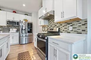 1064 Woodmont Ln, North Catasauqua Bor, PA 18032 - Photo 7