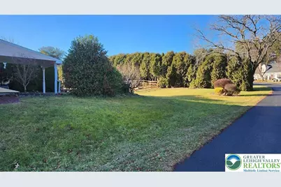 4209 Iroquois Street, Schnecksville, PA 18078 - Photo 5