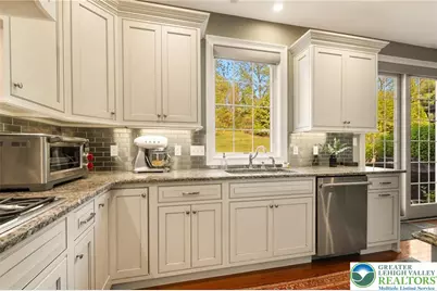 1970 Carriage Knoll Drive, Bethlehem, PA 18015 - Photo 9