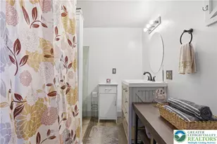 826 Cherokee St, Fountain Hill Boro, PA 18015 - Photo 15