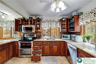 2208 Mohegan Ct, Long Pond, PA 18334 - Photo 27