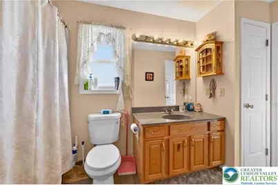 2354 Market, South Whitehall Twp, PA 18104 - Photo 23