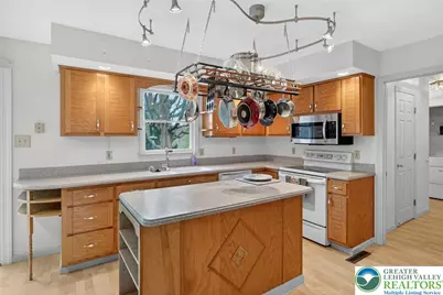 5524 Willow Way, Upper Macungie Township, PA 18069 - Photo 7