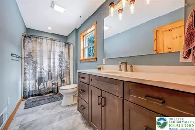 1055 Sugar Hollow Road, Chestnuthill Twp, PA 18353 - Photo 33