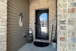 1516 Tarpan Ln, Allentown, PA 18104 - Photo 3