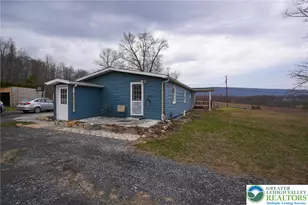 8600 Delong Dr, Heidelberg Township, PA 18080 - Photo 3