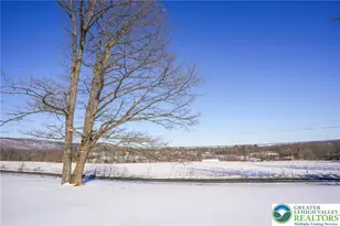 8600 Delong Dr, Heidelberg Twp, PA 18080 - Photo 17