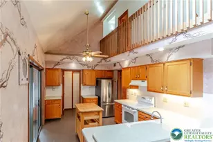 3560 Moravian Ct, Bethlehem Township, PA 18020 - Photo 9