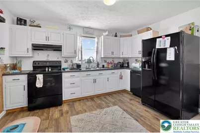 402 Donna Drive, Other, PA 17038 - Photo 5