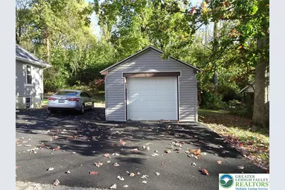 207 Sleepy Hollow Road, Bath, PA 18014 - Photo 3