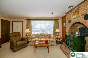 322 Walnut Dr, Lehigh Township, PA 18067 - Photo 9