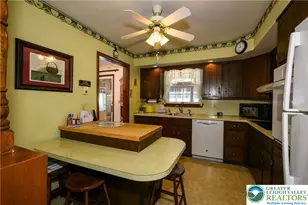 322 Walnut Dr, Lehigh Township, PA 18067 - Photo 3