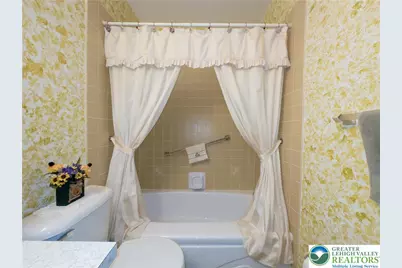 322 Walnut Drive, Lehigh Township, PA 18067 - Photo 19