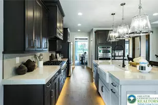 5401 Red Oak Dr, Upper Saucon Township, PA 18049 - Photo 11