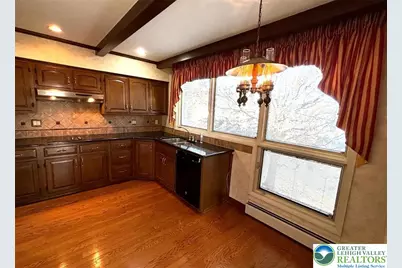 407 E Plainfield Avenue, Pen Argyl Boro, PA 18072 - Photo 5