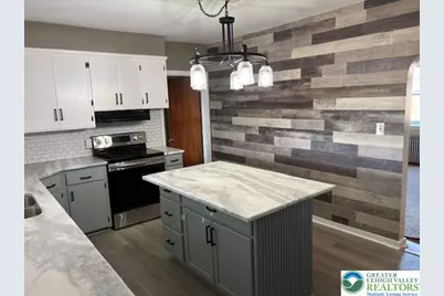 321 Keystone Drive, Lower Nazareth Twp, PA 18064 - Photo 3