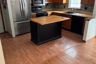 1739 Wendy Ln, Bethlehem City, PA 18017 - Photo 3