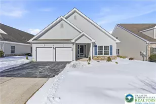 18 Devonshire Dr, Easton, PA 18045 - Photo 1