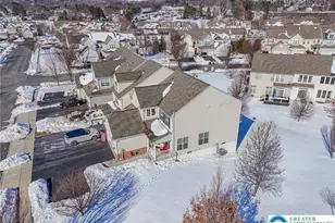 8542 Mayfair Ct, Upper Macungie Township, PA 19031 - Photo 5