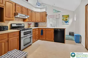 56 Hearthstone Dr, Exeter Township, PA 19606 - Photo 5