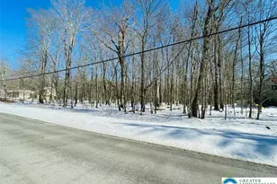 476 W Creek View Dr, Lackawanna, PA 18424 - Photo 5