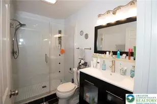 112 Freedom Ct, Bethlehem Township, PA 18020 - Photo 9