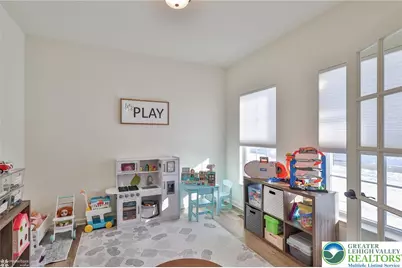 1071 Lisa Lane, Easton, PA 18045 - Photo 5