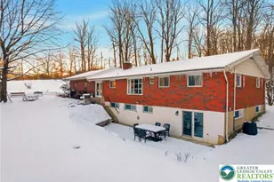 5547 Roosevelt St, Whitehall, PA 18052 - Photo 5