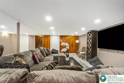 5547 Roosevelt Street, Whitehall, PA 18052 - Photo 37