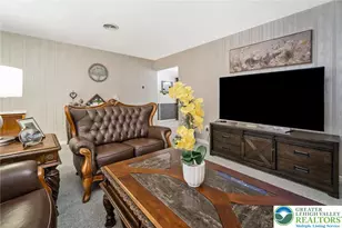 5547 Roosevelt St, Whitehall, PA 18052 - Photo 9