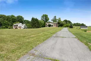 15 Spring Water Ct, Easton, PA 18042 - Photo 3