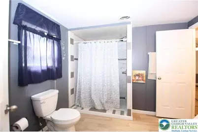 38 Oakwood Court, East Allen Township, PA 18014 - Photo 9