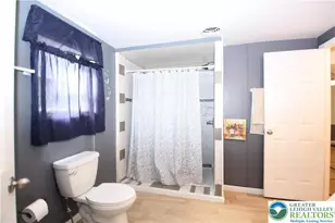 38 Oakwood Ct, Bath, PA 18014 - Photo 9