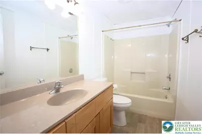 38 Oakwood Court, East Allen Township, PA 18014 - Photo 11