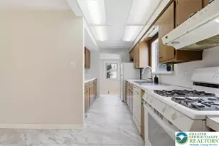 1437 Courtright Ave, Hellertown, PA 18055 - Photo 5