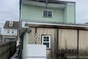 227 Chestnut St, Shenandoah, PA 17976 - Photo 3