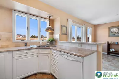 249 Ridings Circle, Macungie Boro, PA 18062 - Photo 9