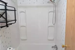 180 Hoffman Rd, Bushkill Twp, PA 18091 - Photo 13