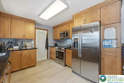 1390 Oakwood Drive, Hanover Twp, PA 18017 - Photo 11