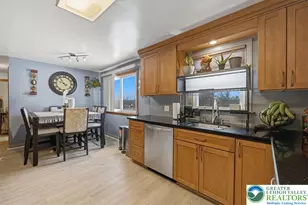 1390 Oakwood Dr, Hanover Twp, PA 18017 - Photo 9