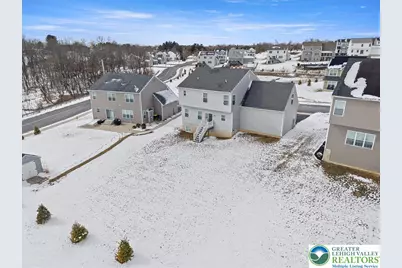 5037 Lilac Drive, North Whitehall Twp, PA 18078 - Photo 5