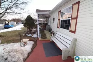 1233 Valley Forge Dr, Lehigh Township, PA 18088 - Photo 3