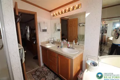 1233 Valley Forge Drive, Lehigh Township, PA 18088 - Photo 27