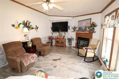 1233 Valley Forge Drive, Lehigh Township, PA 18088 - Photo 19