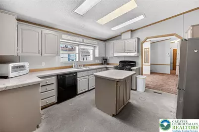 182 Greenbriar Drive S, East Allen Township, PA 18014 - Photo 7