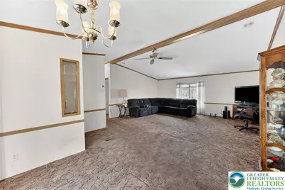 182 Greenbriar Drive S, East Allen Township, PA 18014 - Photo 5